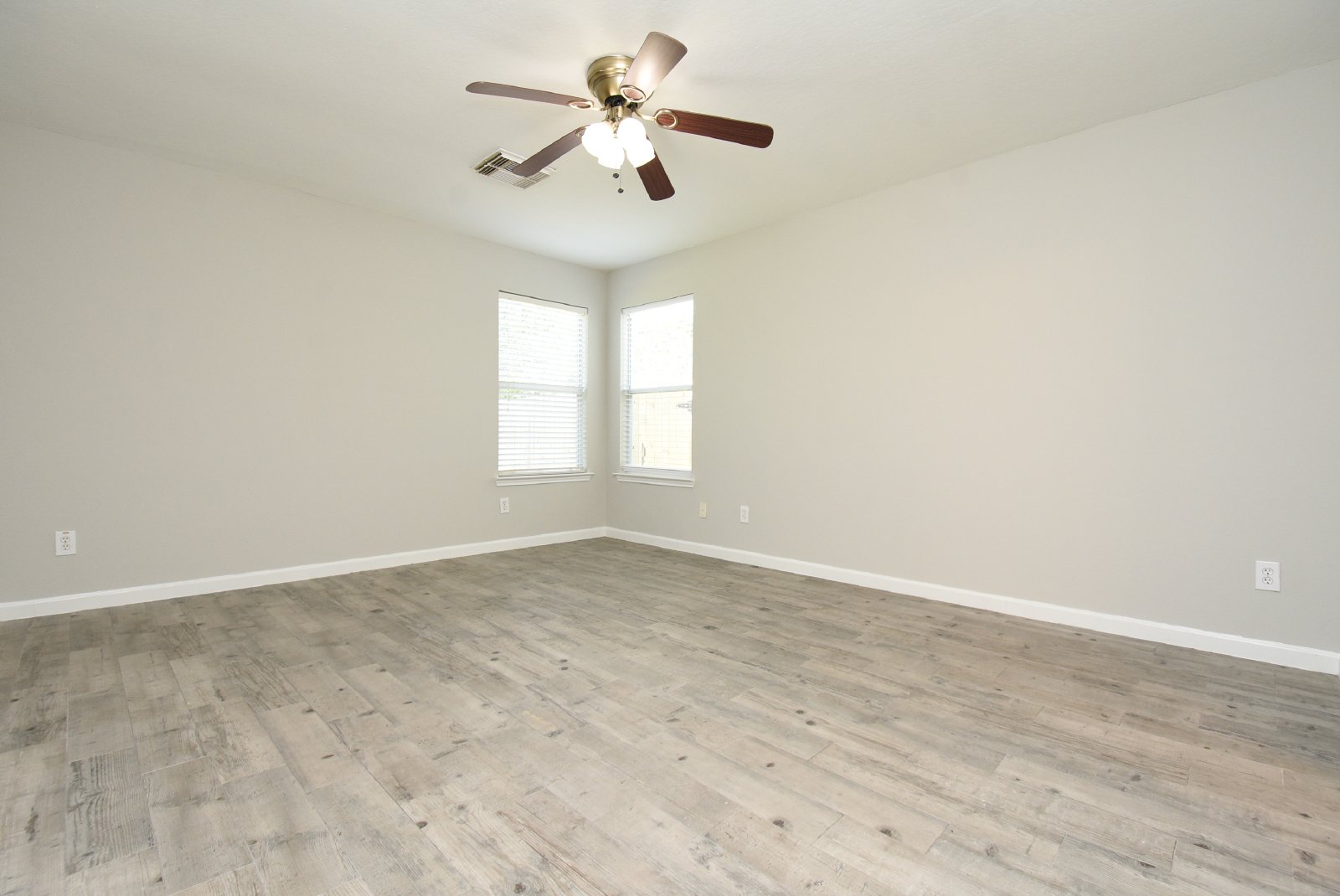 3 Bed, 2.5 Baths home ready for lease in Spring, TX property image