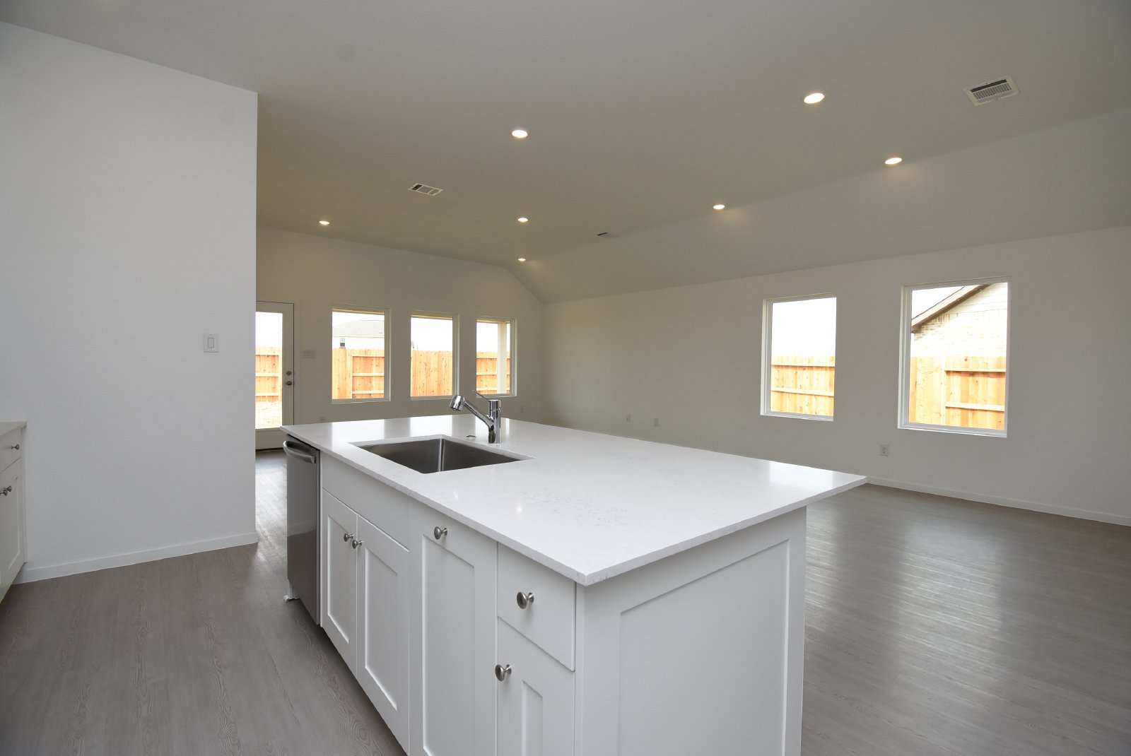 Elegant 4-Bed Home in Sunterra Ã????Ã???Ã??Ã?ÃÂ¢?? Resort-Style Living Awaits! property image