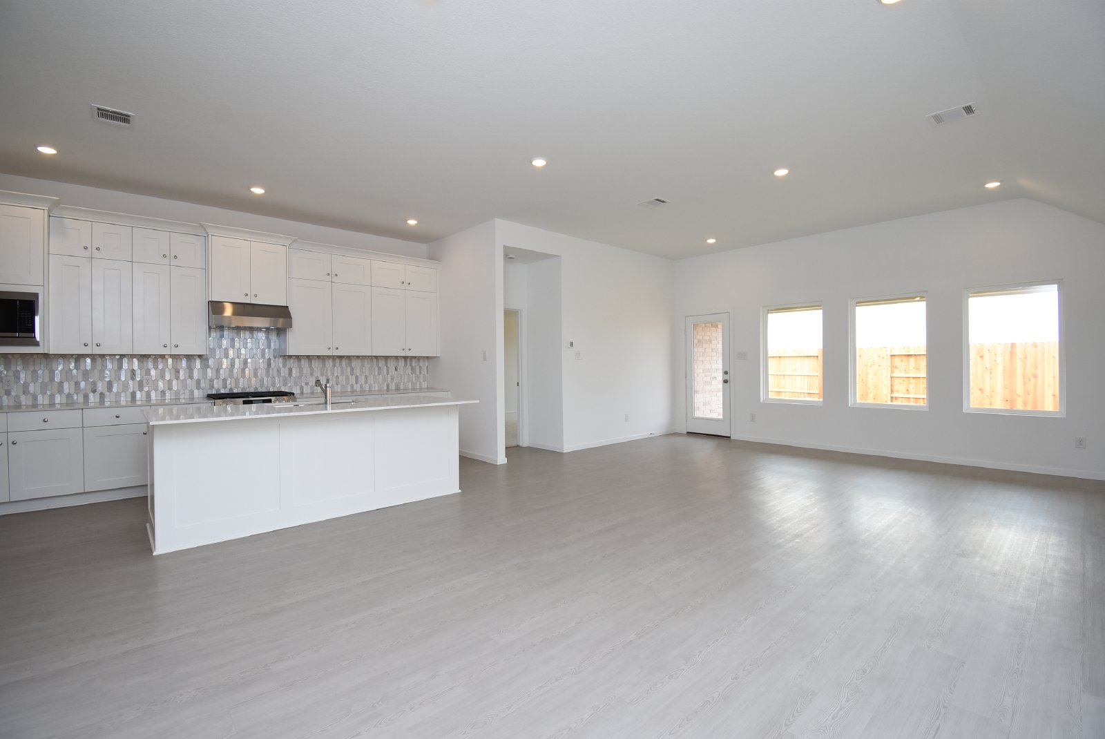 Elegant 4-Bed Home in Sunterra Ã????Ã???Ã??Ã?ÃÂ¢?? Resort-Style Living Awaits! property image