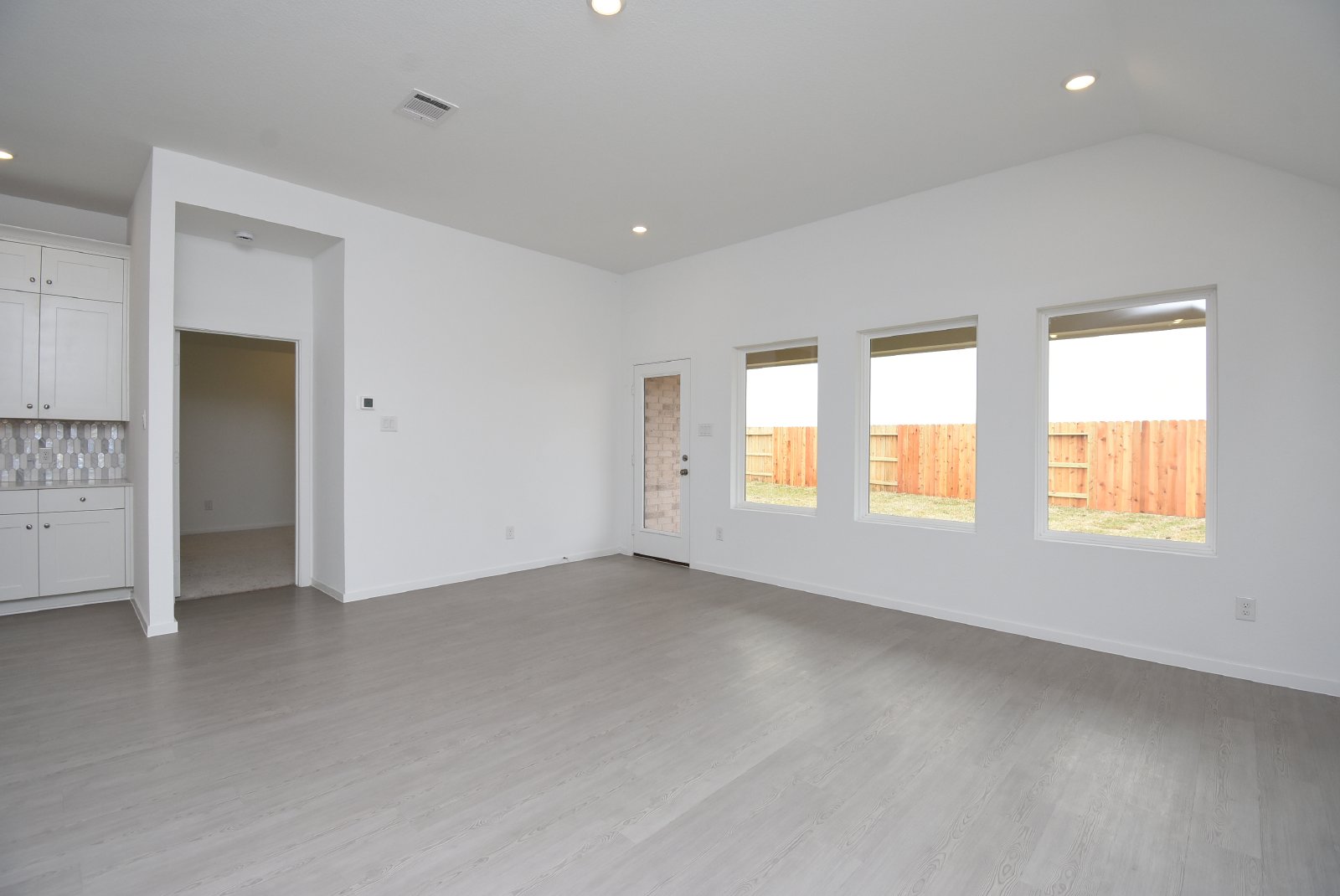 Elegant 4-Bed Home in Sunterra Ã????Ã???Ã??Ã?ÃÂ¢?? Resort-Style Living Awaits! property image