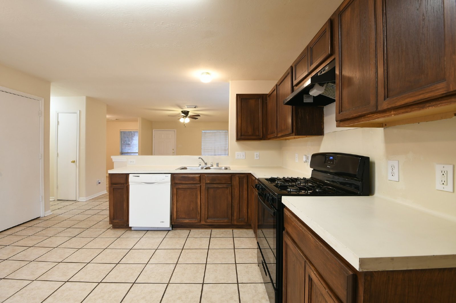 8611 Texas Texas Acorn property image