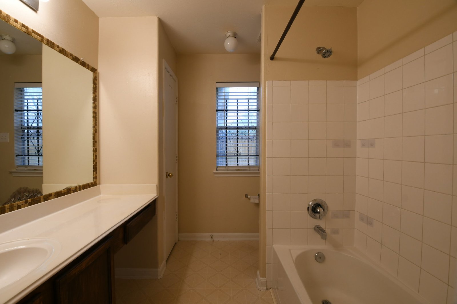 8611 Texas Texas Acorn property image