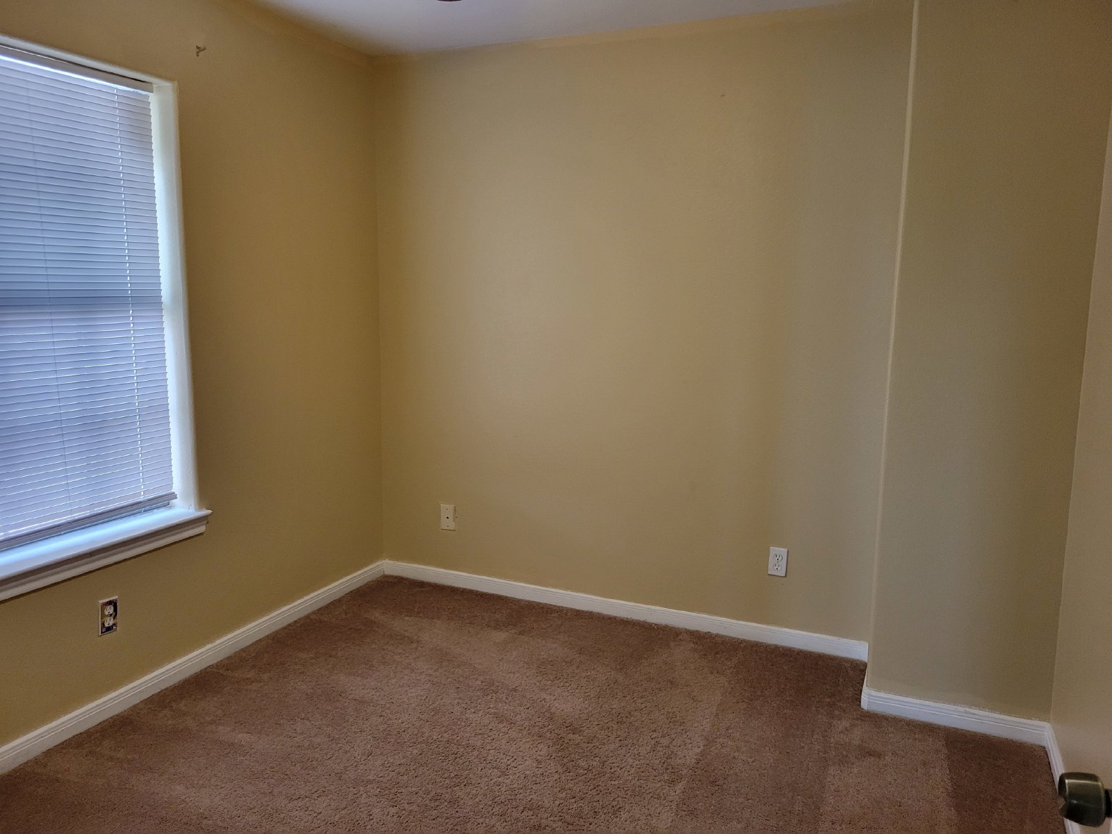 Two-story rental home available in Darbydale Xing Sec 2! property image