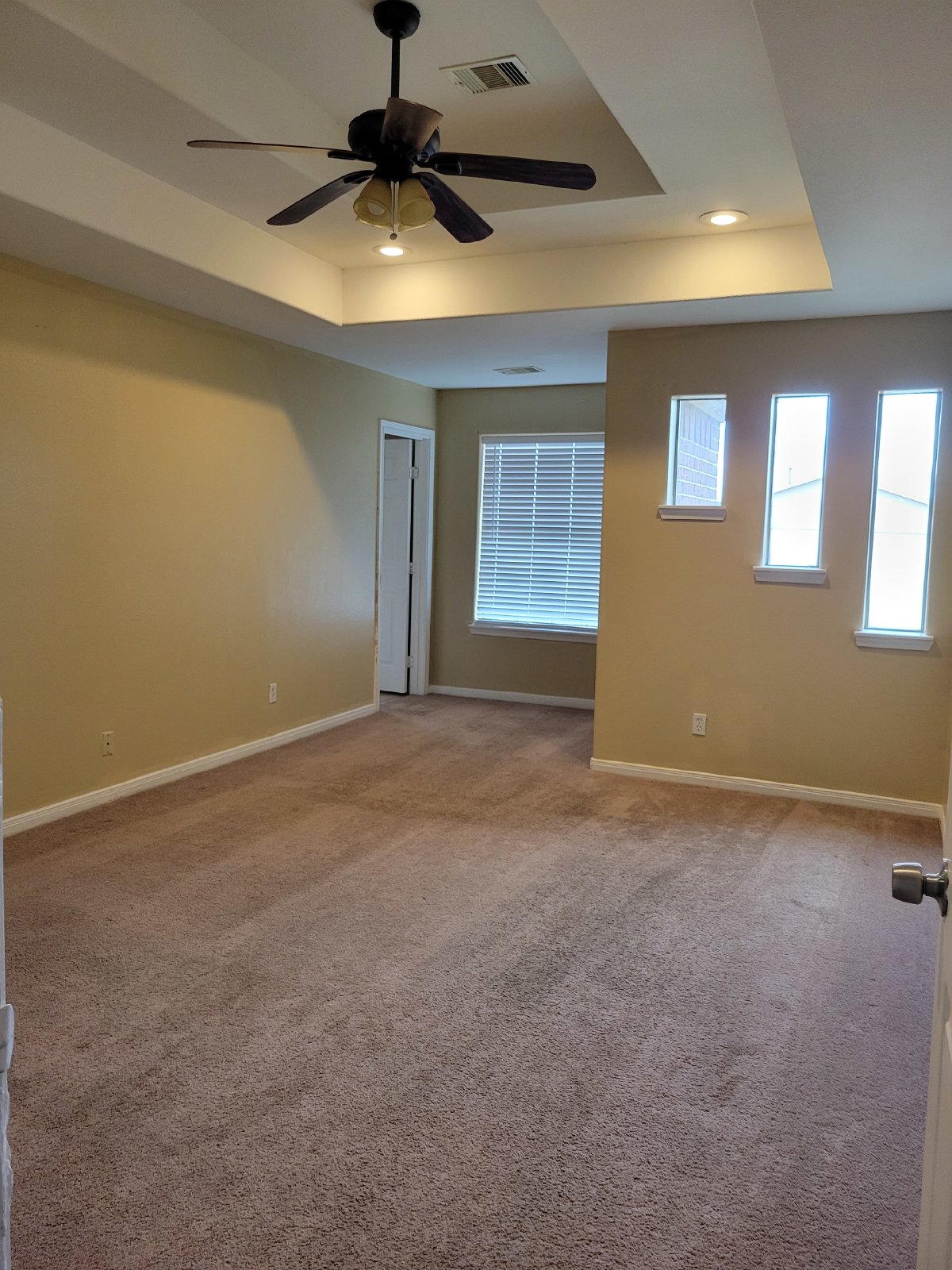 Two-story rental home available in Darbydale Xing Sec 2! property image