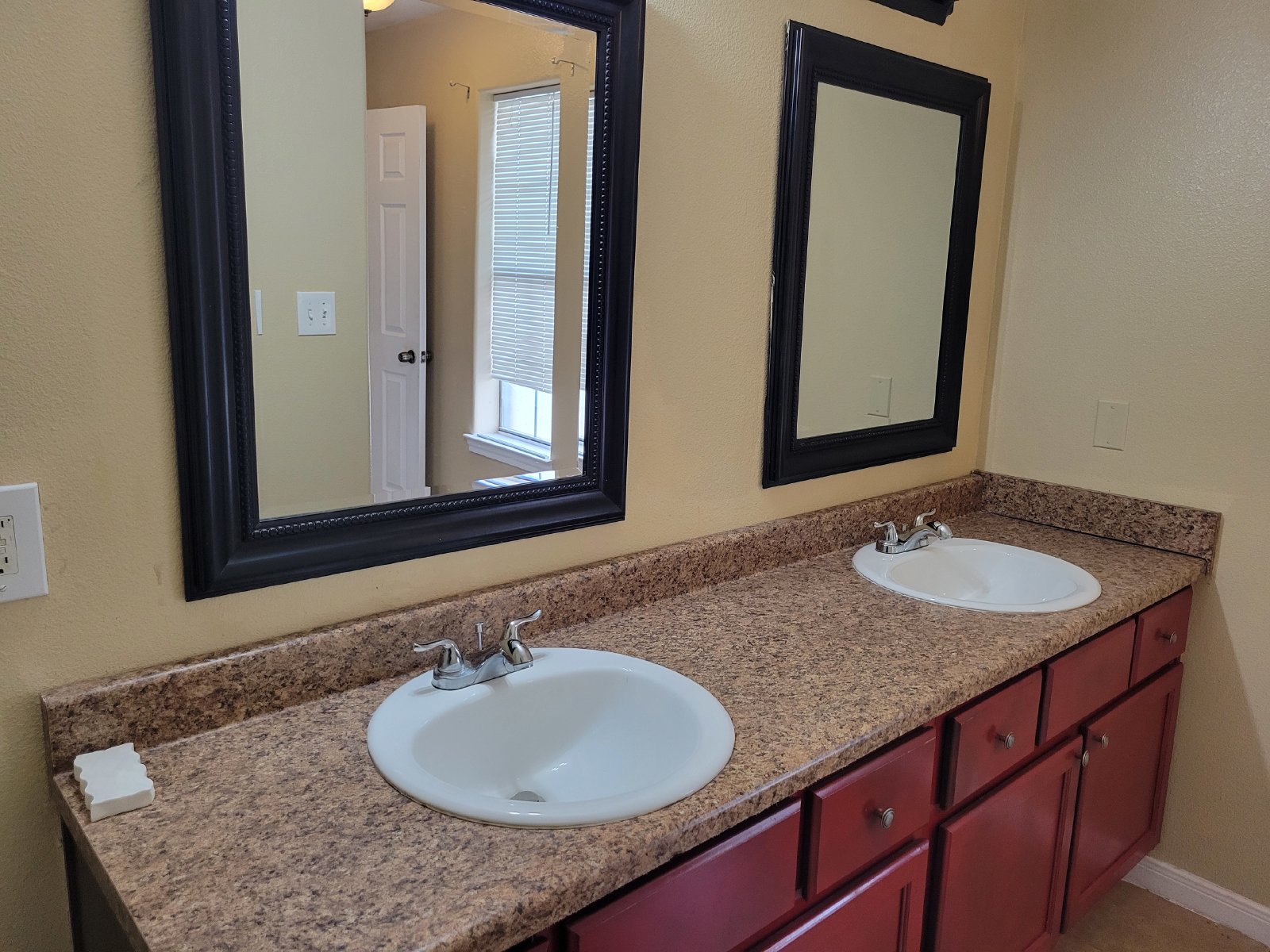 Two-story rental home available in Darbydale Xing Sec 2! property image