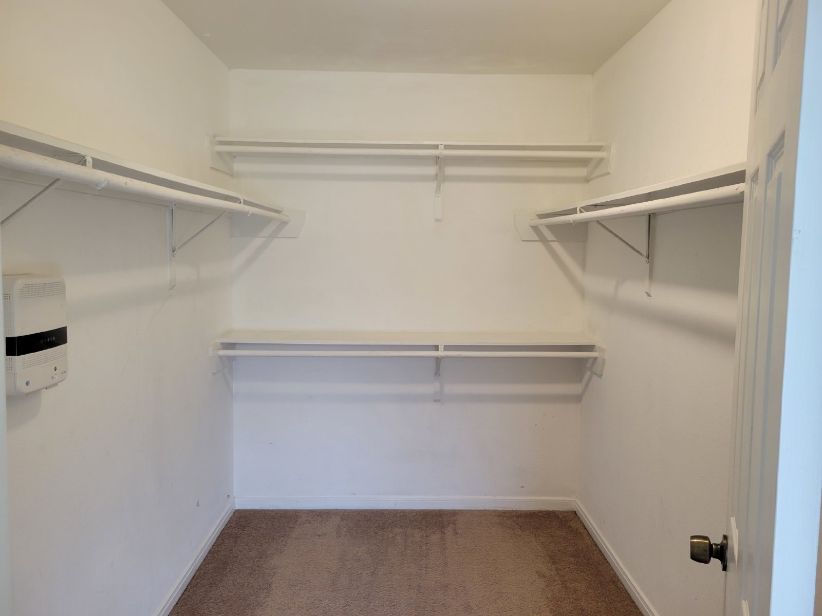 Two-story rental home available in Darbydale Xing Sec 2! property image