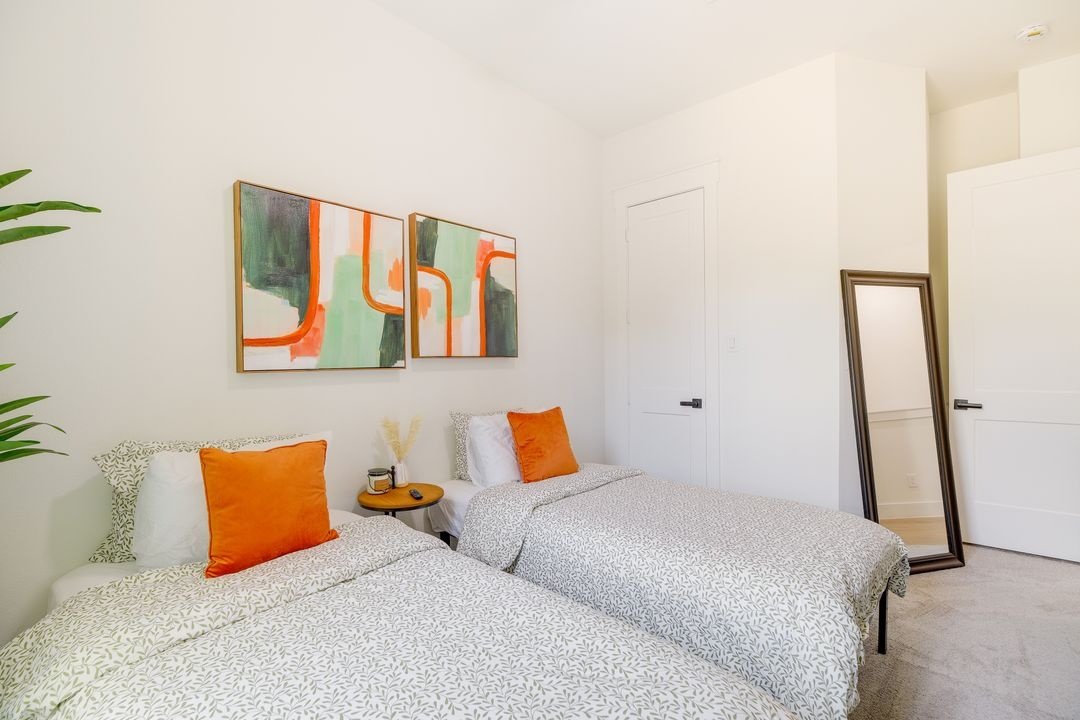 Welcome to this move-in ready 3-bed, 2.5-bath home in the thriving East Downtown Market Street area. property image