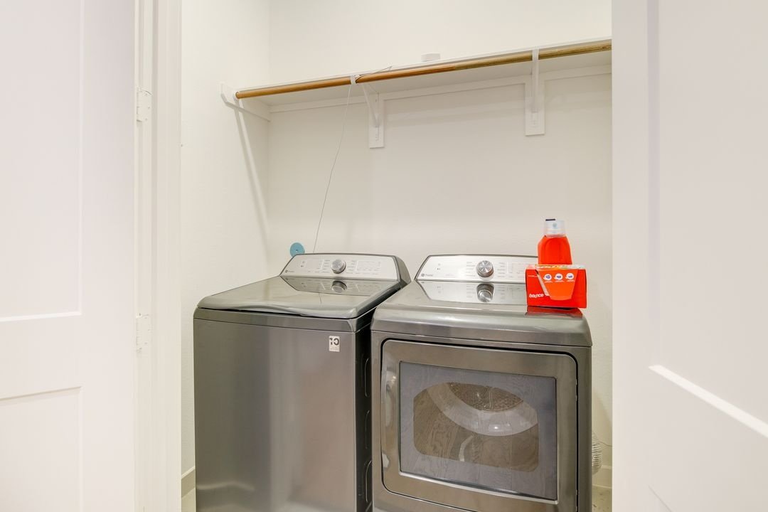 Welcome to this move-in ready 3-bed, 2.5-bath home in the thriving East Downtown Market Street area. property image