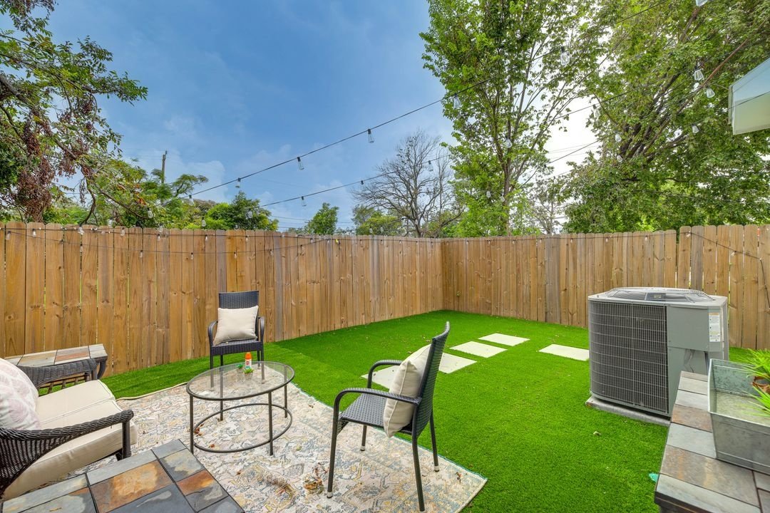 Welcome to this move-in ready 3-bed, 2.5-bath home in the thriving East Downtown Market Street area. property image