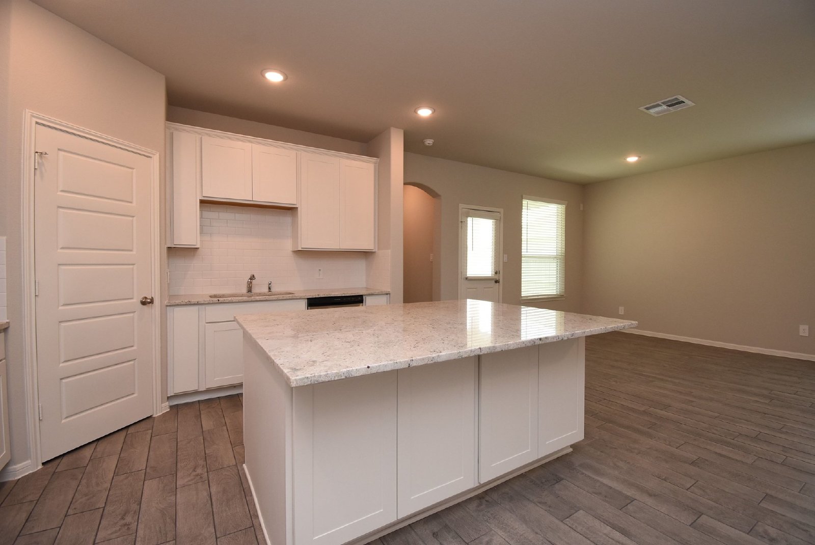 2128 Port Jackson Dr, La Marque, TX 77568 property image