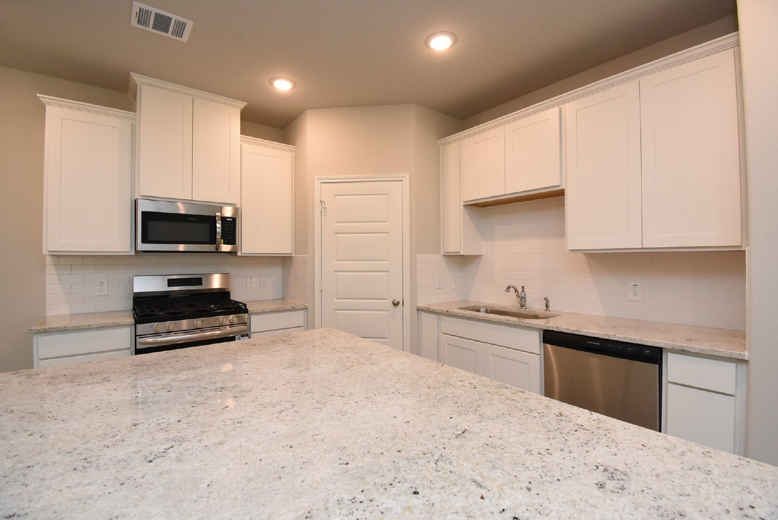 2128 Port Jackson Dr, La Marque, TX 77568 property image