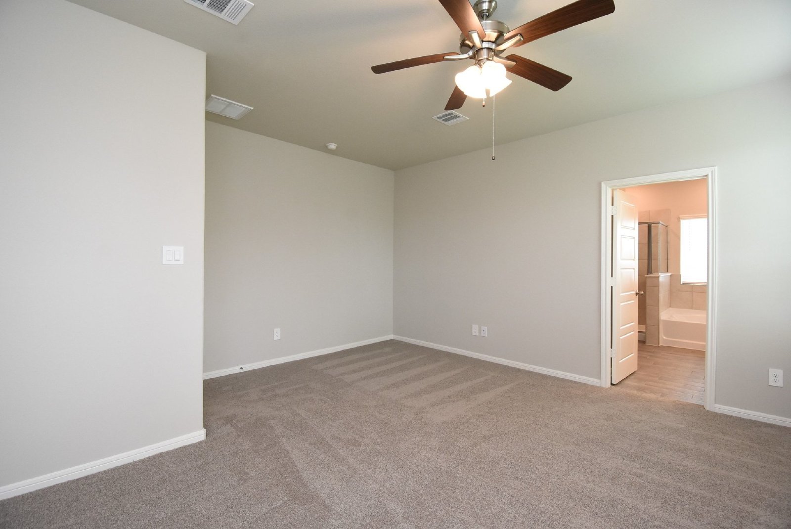2128 Port Jackson Dr, La Marque, TX 77568 property image