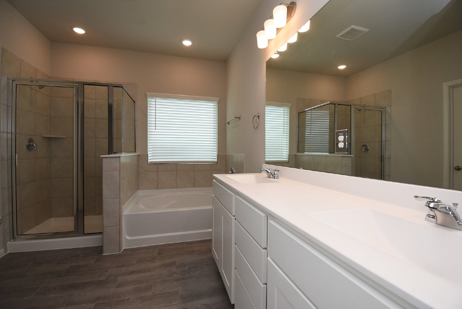2128 Port Jackson Dr, La Marque, TX 77568 property image